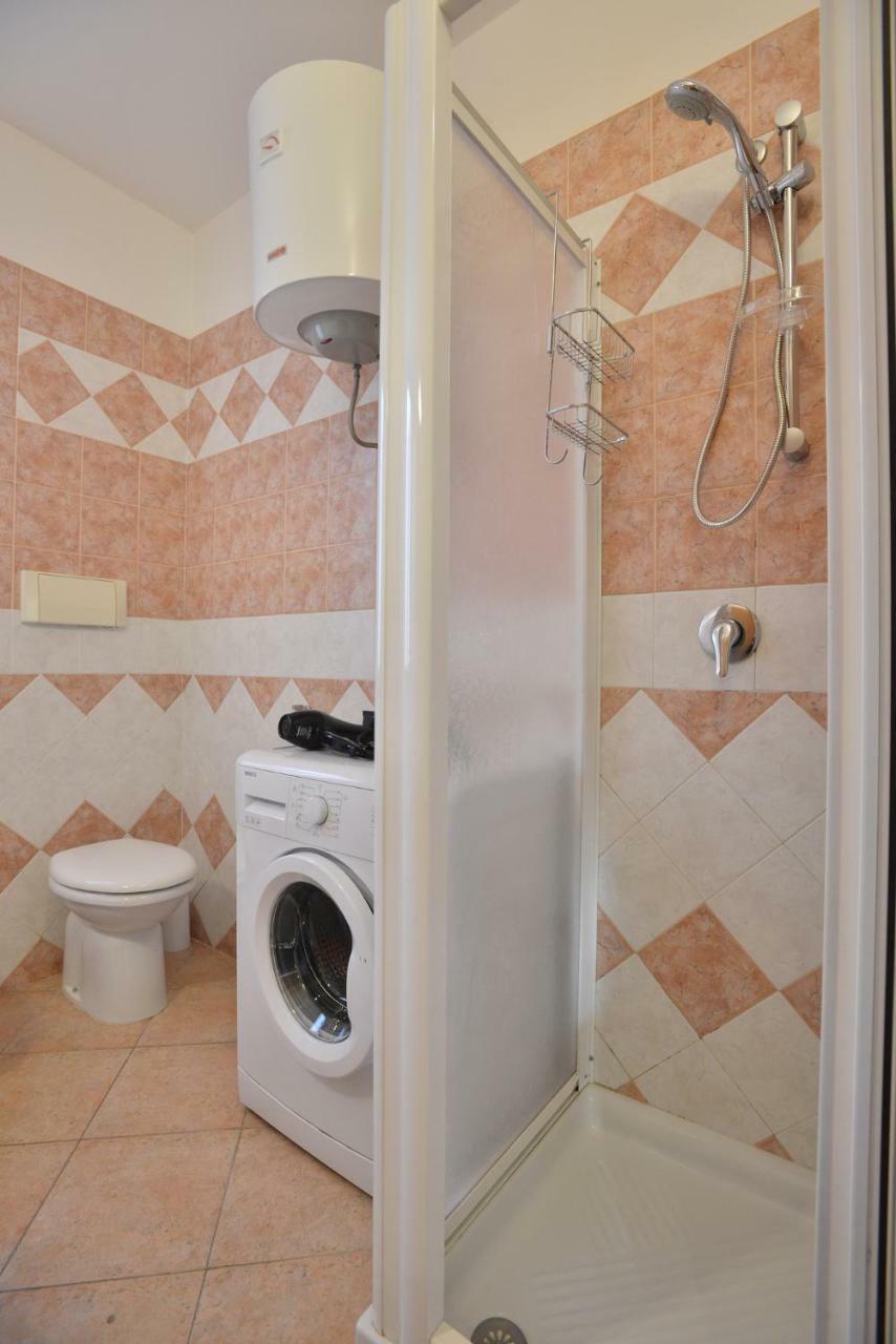 Izzhome Crispi Pula Exterior photo