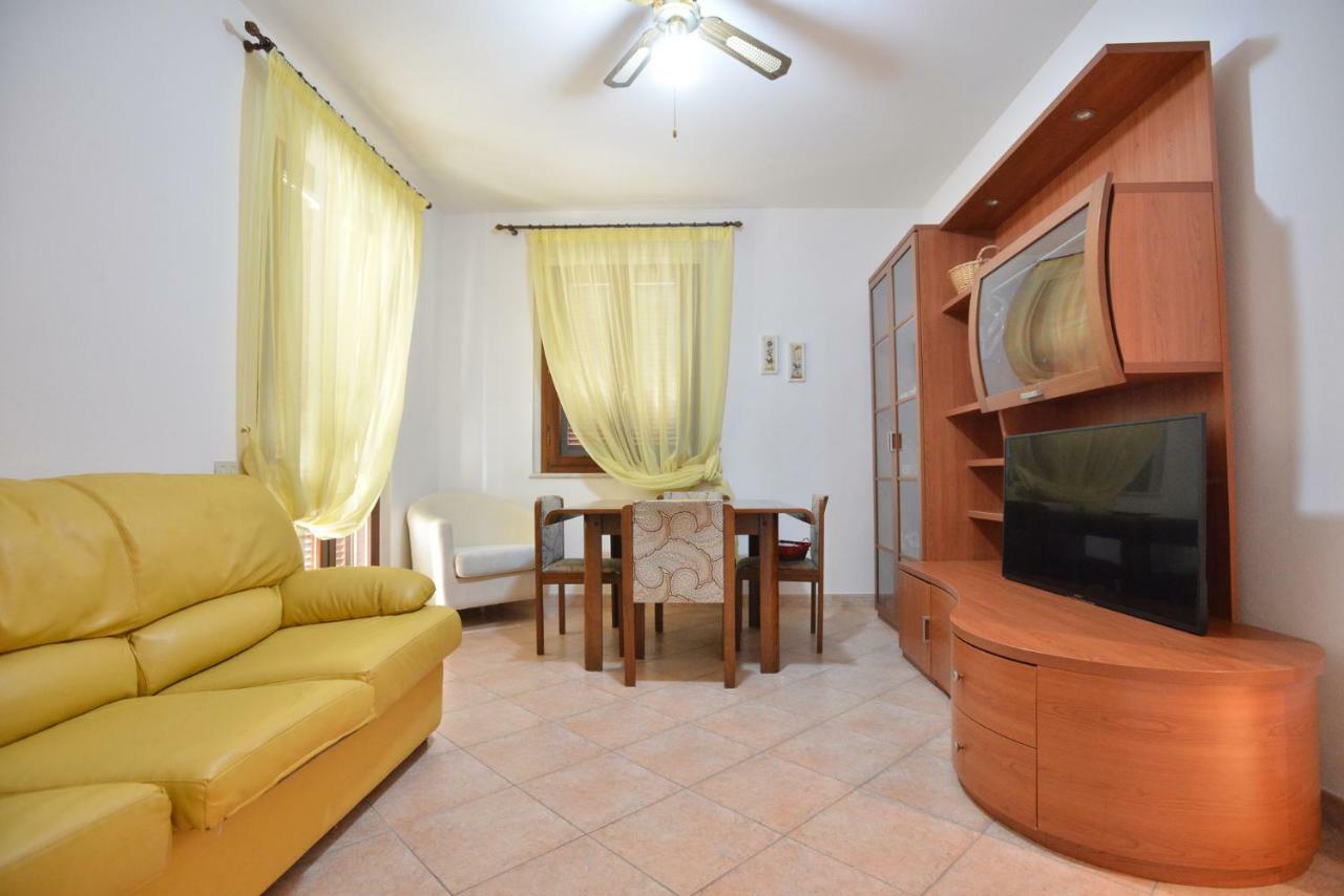 Izzhome Crispi Pula Exterior photo